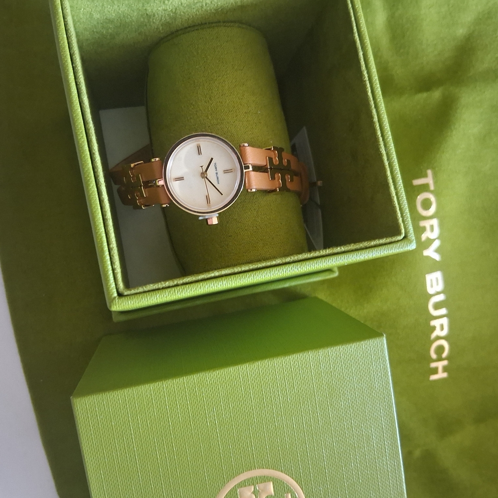 Tory Burch Rose Gold Women's Watch with White Dial - Picture 4 of 7